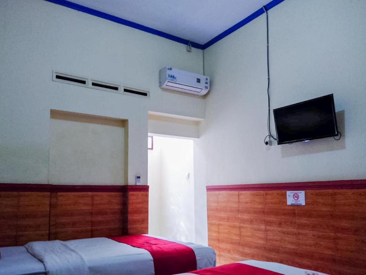 Reddoorz Syariah At Griya Soeratin Pacitan酒店 外观 照片