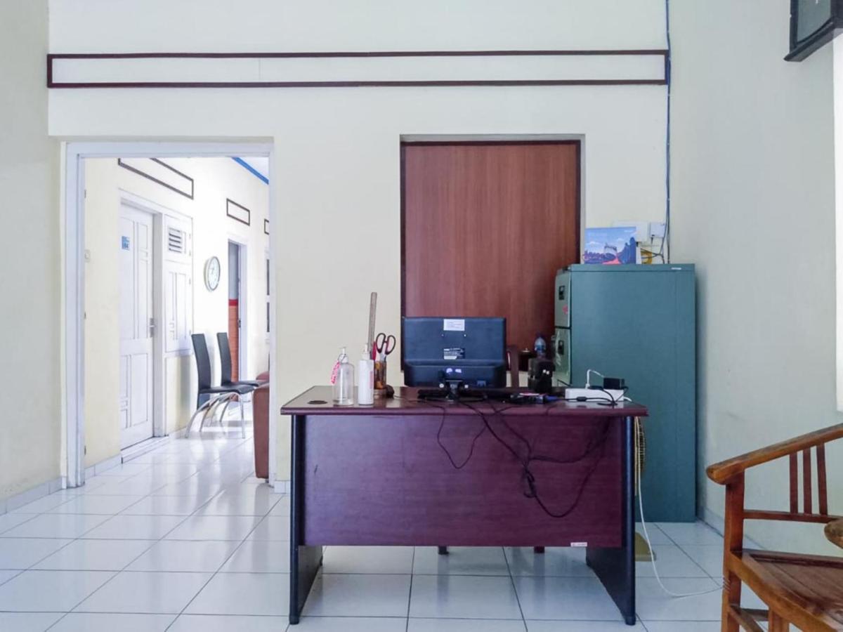 Reddoorz Syariah At Griya Soeratin Pacitan酒店 外观 照片