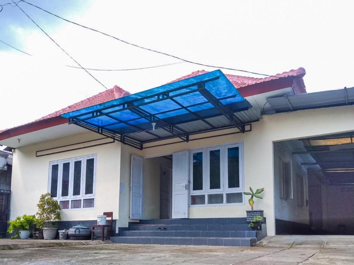 Reddoorz Syariah At Griya Soeratin Pacitan酒店 外观 照片