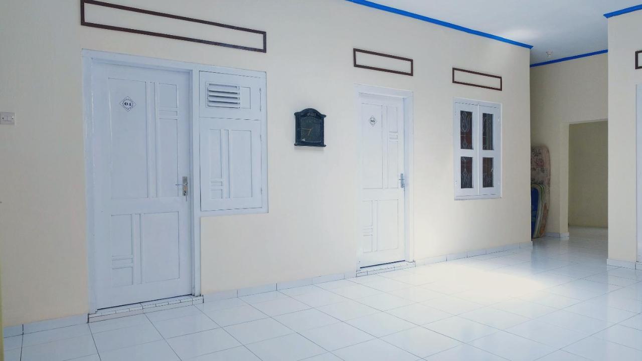Reddoorz Syariah At Griya Soeratin Pacitan酒店 外观 照片