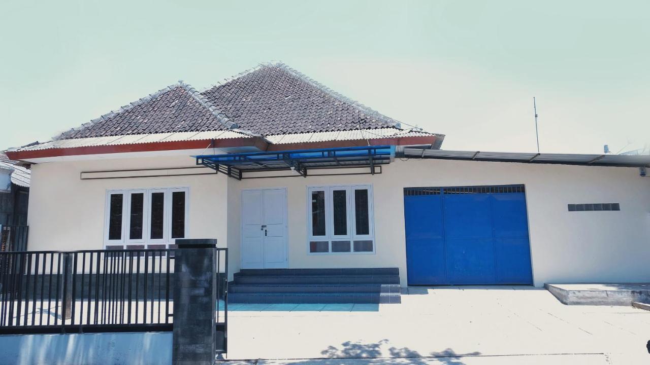 Reddoorz Syariah At Griya Soeratin Pacitan酒店 外观 照片